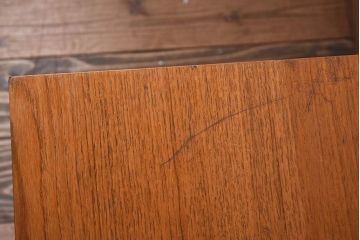 ヴィンテージ家具　G-PLAN(ジープラン)　北欧ビンテージ　チーク材　サイドキャビネット