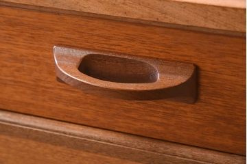 ヴィンテージ家具　G-PLAN(ジープラン)　北欧ビンテージ　チーク材　サイドキャビネット