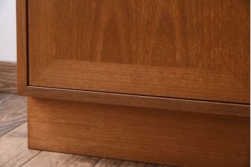 ヴィンテージ家具　G-PLAN(ジープラン)　北欧ビンテージ　チーク材　サイドキャビネット