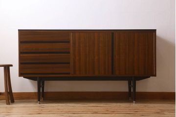 北欧ビンテージ家具　美品　ウォールナット材製のサイドボード