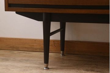 北欧ビンテージ家具　美品　ウォールナット材製のサイドボード