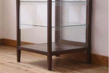 アンティーク家具　脚付き!小ぶりな木製アンティークガラスケース(ショーケース)