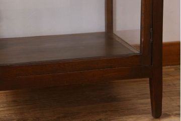 アンティーク家具　脚付き!小ぶりな木製アンティークガラスケース(ショーケース)