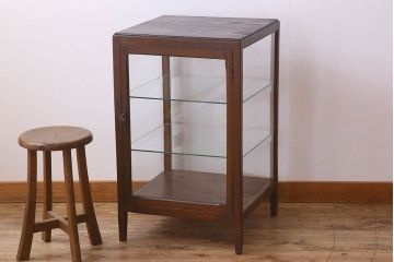 アンティーク家具　脚付き!小ぶりな木製アンティークガラスケース(ショーケース)