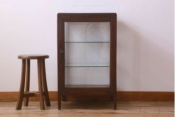 アンティーク家具　脚付き!小ぶりな木製アンティークガラスケース(ショーケース)