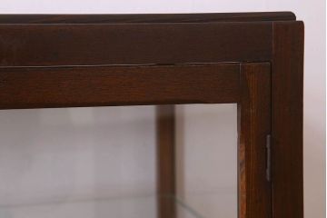 アンティーク家具　脚付き!小ぶりな木製アンティークガラスケース(ショーケース)