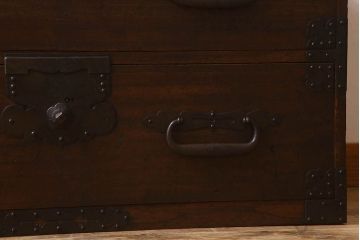 アンティーク家具　厚手金具　古民具・骨董　アンティーク衣装箪笥ローボード(時代箪笥)