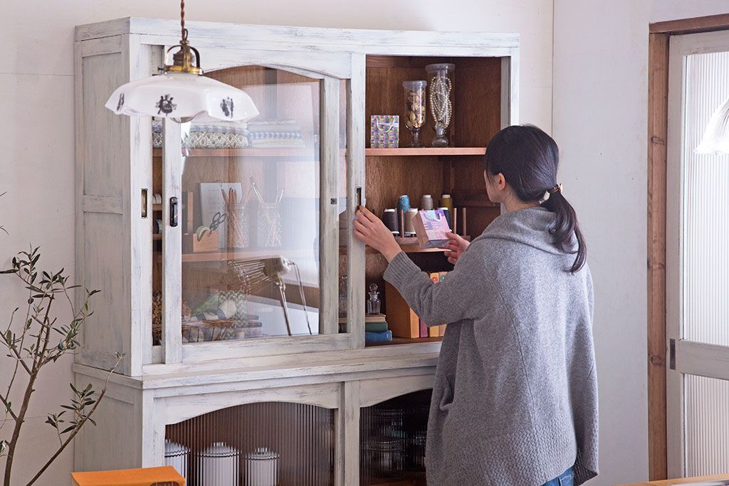 アンティーク家具　キャビネット　アンティーク　大きなペイント重ね収納棚(食器棚)