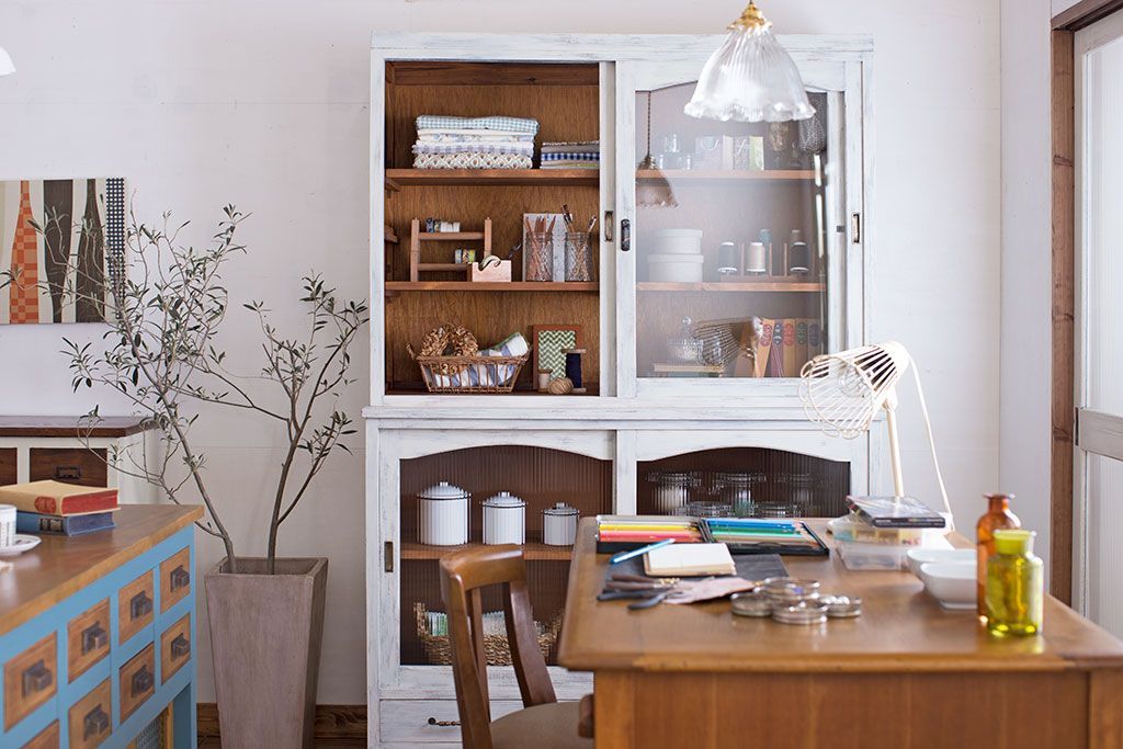 アンティーク家具　キャビネット　アンティーク　大きなペイント重ね収納棚(食器棚)