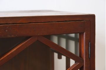 アンティーク家具　大正昭和期　ガラス棚板のアンティーク収納棚