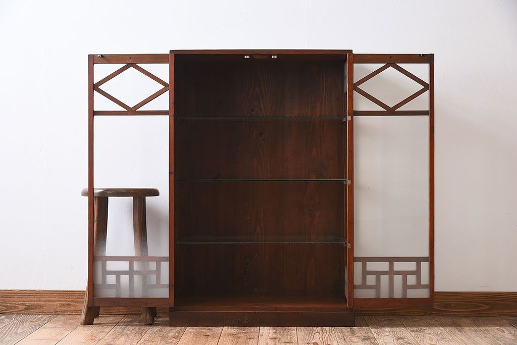 アンティーク家具　大正昭和期　ガラス棚板のアンティーク収納棚