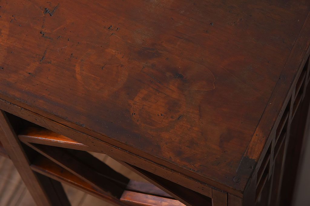 アンティーク家具　大正昭和期　ガラス棚板のアンティーク収納棚