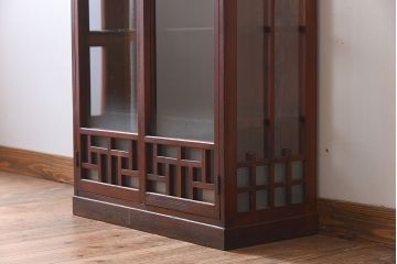 アンティーク家具　大正昭和期　ガラス棚板のアンティーク収納棚