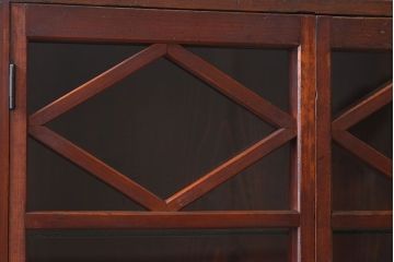 アンティーク家具　大正昭和期　ガラス棚板のアンティーク収納棚