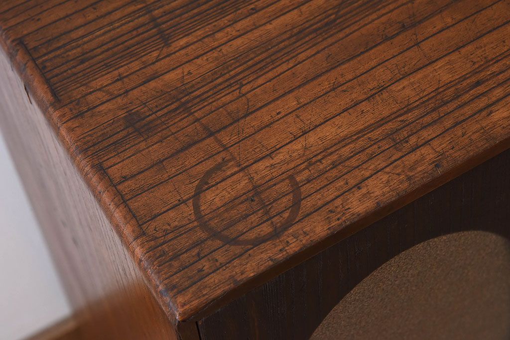 レトロ家具　昭和レトロ　上品で小ぶりな丸窓本箱(ブックケース)