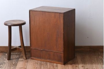 レトロ家具　昭和レトロ　上品で小ぶりな丸窓本箱(ブックケース)