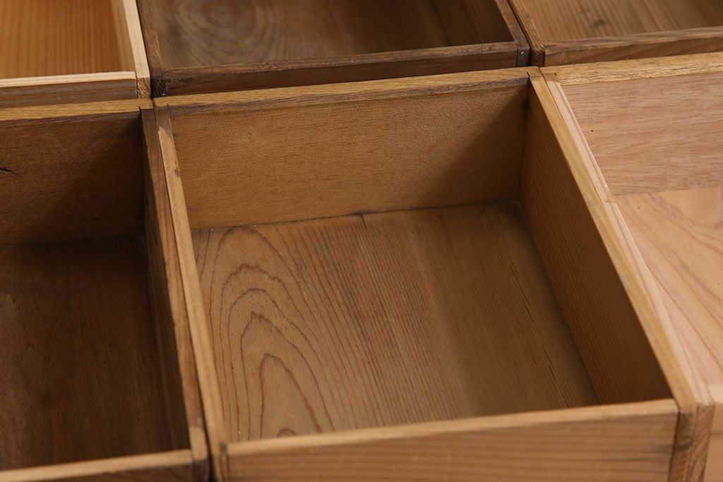 ペイント家具　チェッカーガラス引き戸のサイドボード(カウンター)