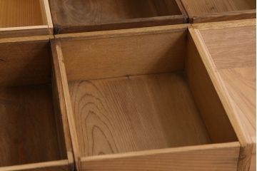 ペイント家具　チェッカーガラス引き戸のサイドボード(カウンター)