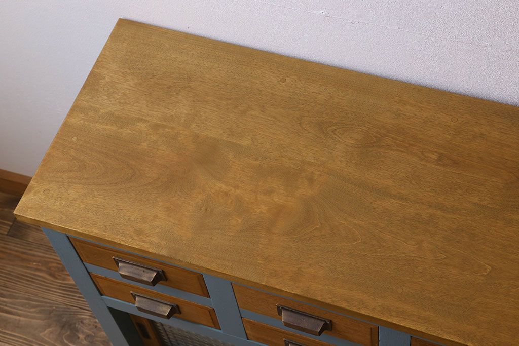 ペイント家具　チェッカーガラス引き戸のサイドボード(カウンター)