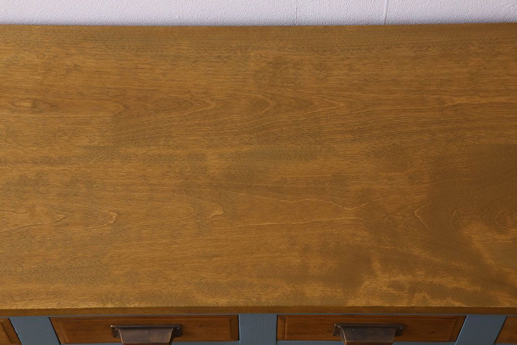 ペイント家具　チェッカーガラス引き戸のサイドボード(カウンター)