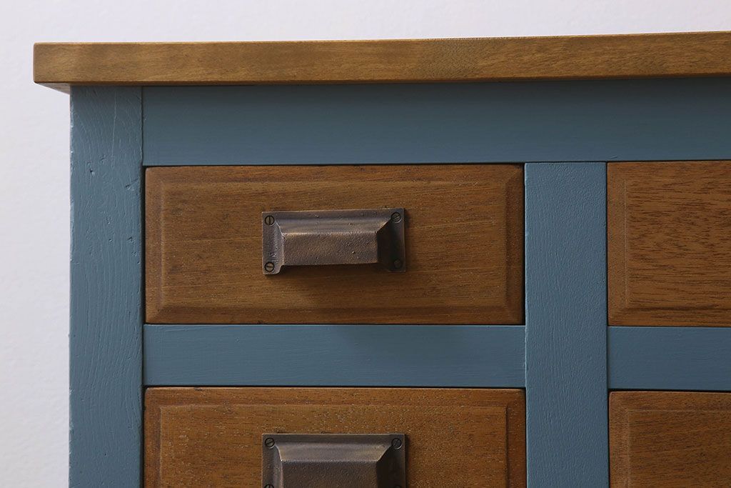 ペイント家具　チェッカーガラス引き戸のサイドボード(カウンター)