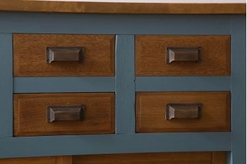 ペイント家具　チェッカーガラス引き戸のサイドボード(カウンター)