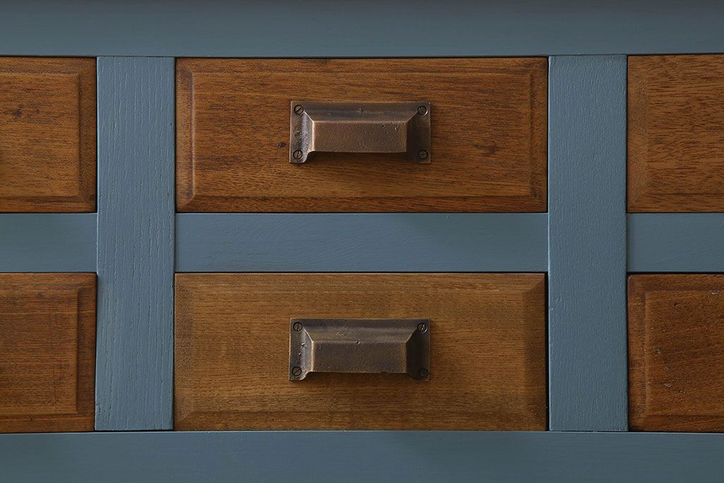 ペイント家具　チェッカーガラス引き戸のサイドボード(カウンター)