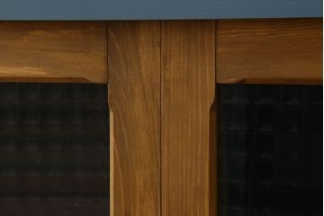 ペイント家具　チェッカーガラス引き戸のサイドボード(カウンター)