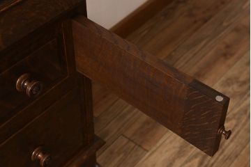 アンティーク家具　イギリスアンティーク　彫刻入り!上質なオーク材製のライティングビューロー