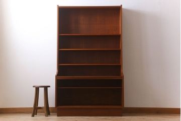 北欧家具　チーク材製のビンテージシェルフ(キャビネット)