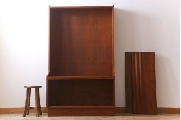 北欧家具　チーク材製のビンテージシェルフ(キャビネット)
