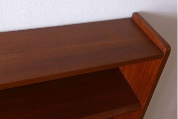 北欧家具　チーク材製のビンテージシェルフ(キャビネット)