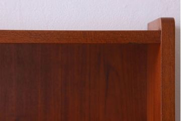 北欧家具　チーク材製のビンテージシェルフ(キャビネット)