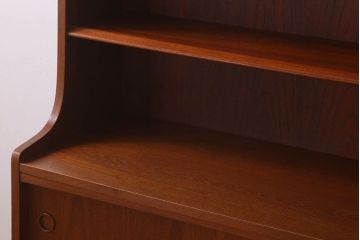北欧家具　チーク材製のビンテージシェルフ(キャビネット)