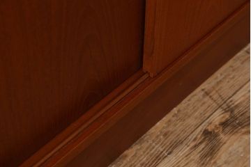 北欧家具　チーク材製のビンテージシェルフ(キャビネット)