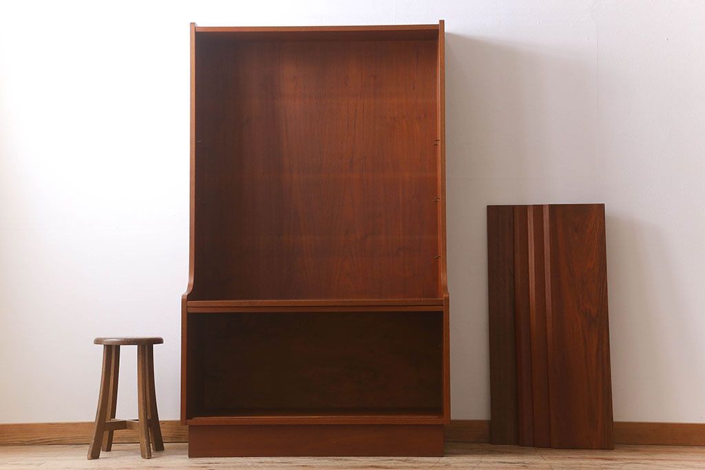 北欧家具 チーク材製のビンテージシェルフ(キャビネット)