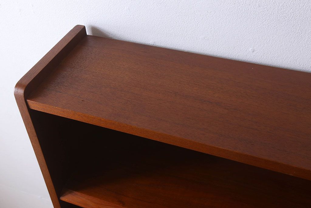 北欧家具 チーク材製のビンテージシェルフ(キャビネット)