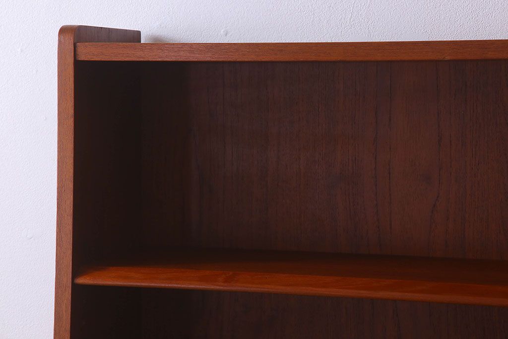 北欧家具 チーク材製のビンテージシェルフ(キャビネット)