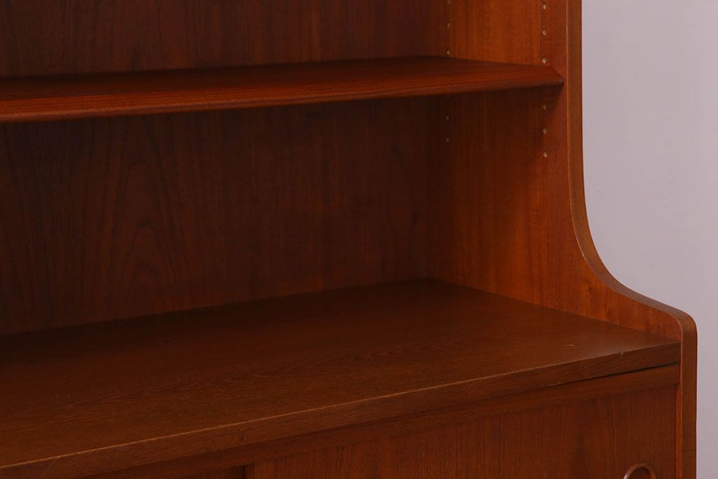 北欧家具 チーク材製のビンテージシェルフ(キャビネット)