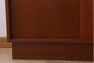 北欧家具 チーク材製のビンテージシェルフ(キャビネット)