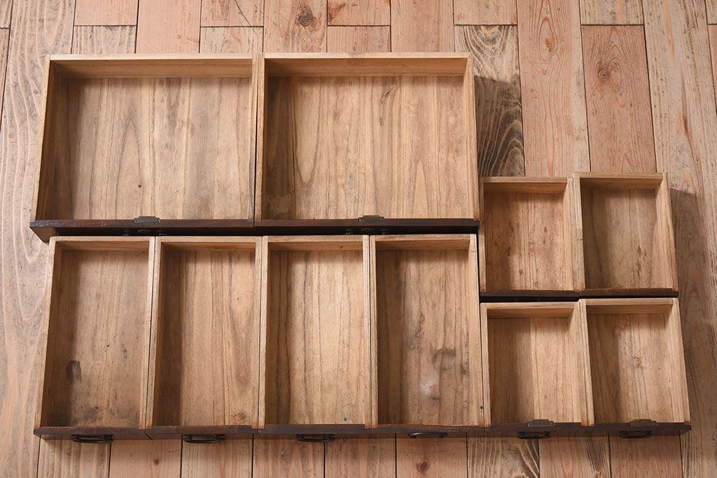 アンティーク家具　高級品　玉杢　三方欅材　かくし付き!重ね帳場箪笥