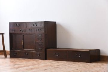 アンティーク家具　高級品　玉杢　三方欅材　かくし付き!重ね帳場箪笥