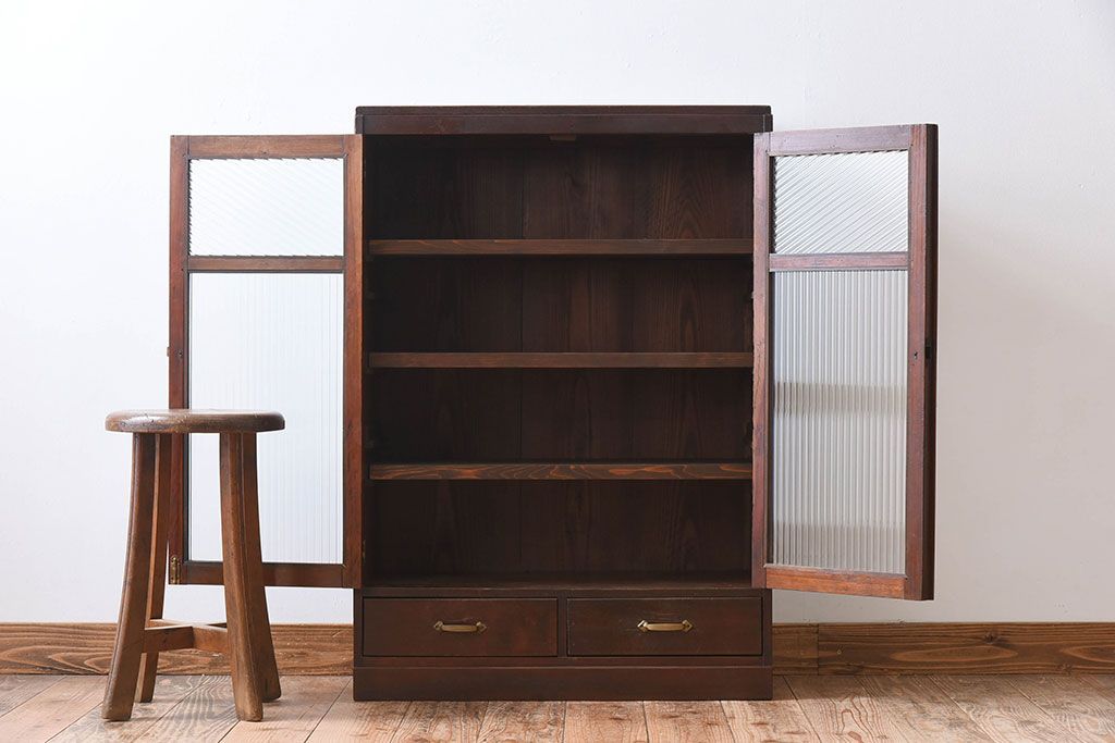 アンティーク家具　古い檜材　モールガラス扉　アンティーク本箱(ブックケース)