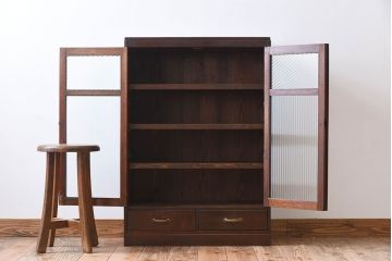 アンティーク家具　古い檜材　モールガラス扉　アンティーク本箱(ブックケース)