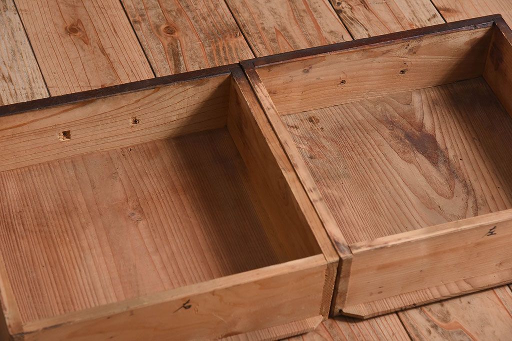 アンティーク家具　古い檜材　モールガラス扉　アンティーク本箱(ブックケース)