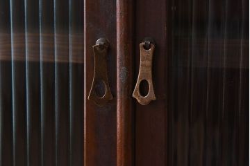 アンティーク家具　古い檜材　モールガラス扉　アンティーク本箱(ブックケース)