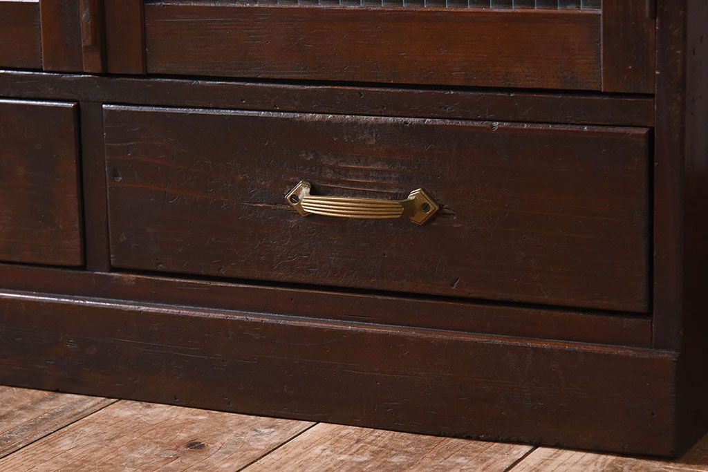 アンティーク家具　古い檜材　モールガラス扉　アンティーク本箱(ブックケース)