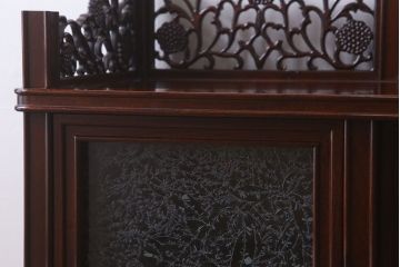 中古　民芸家具　唐木材(カリン材・花梨材)　最高級品!彫刻が素晴らしいサイドボード(収納棚、飾り棚)