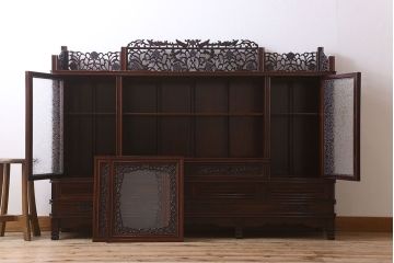 中古　民芸家具　唐木材(カリン材・花梨材)　最高級品!彫刻が素晴らしいサイドボード(収納棚、飾り棚)