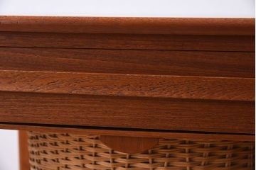ヴィンテージ家具　Johannes Anderson(ヨハネス・アンダーセン)　チーク材　北欧ビンテージ　ソーイングテーブル(バタフライテーブル)